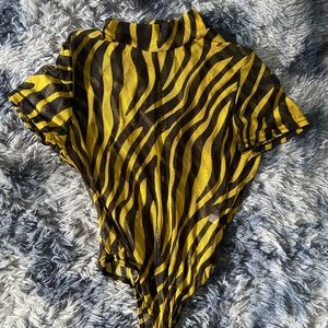 PrettyLittleThing Yellow Zebra Print Bodysuit